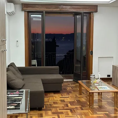 Panoramic Flat Facing The Strait Apartmán *
